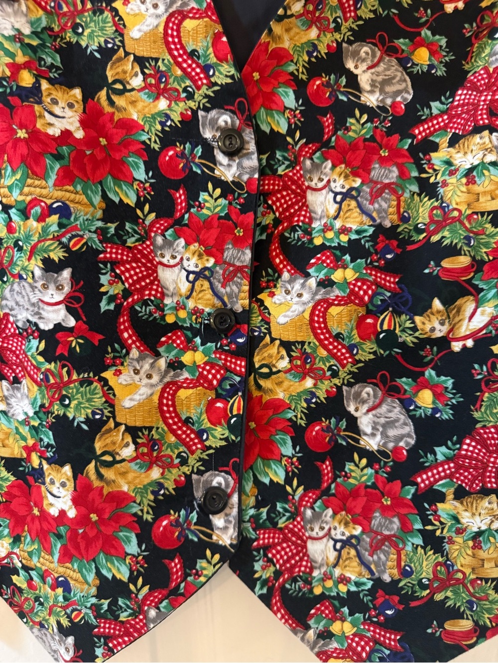 Vintage Black Xmas 100% Cotton Vest with Red Poinsettias & Multicolor Cat Motif - Picture 2 of 6